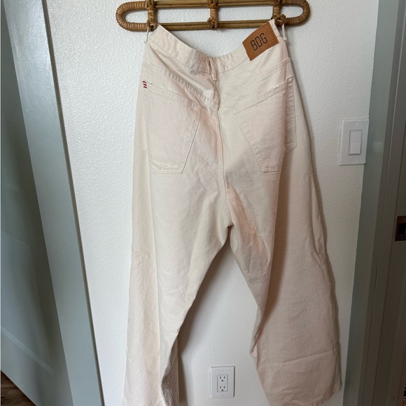 BDG Women’s Casual tapered baggy in Light Beige - Picture 2 of 3